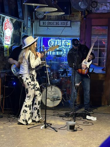 The Driftless Ramblers with Jordyn Delzer – The Mine Shaft