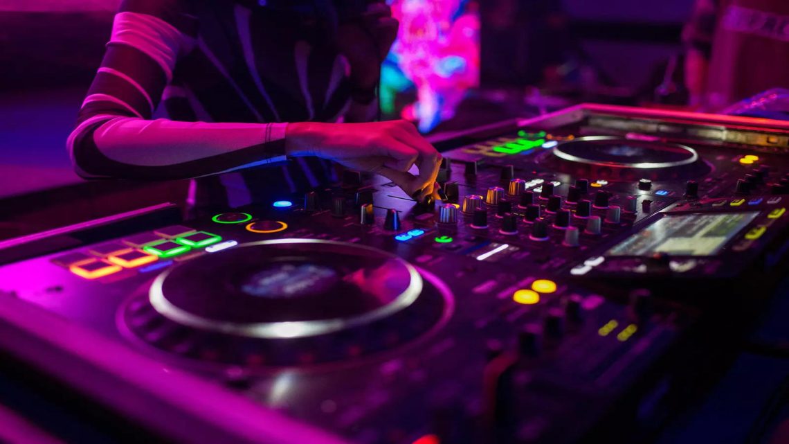 Hot Rod DJ – Neighbors Ridgeway