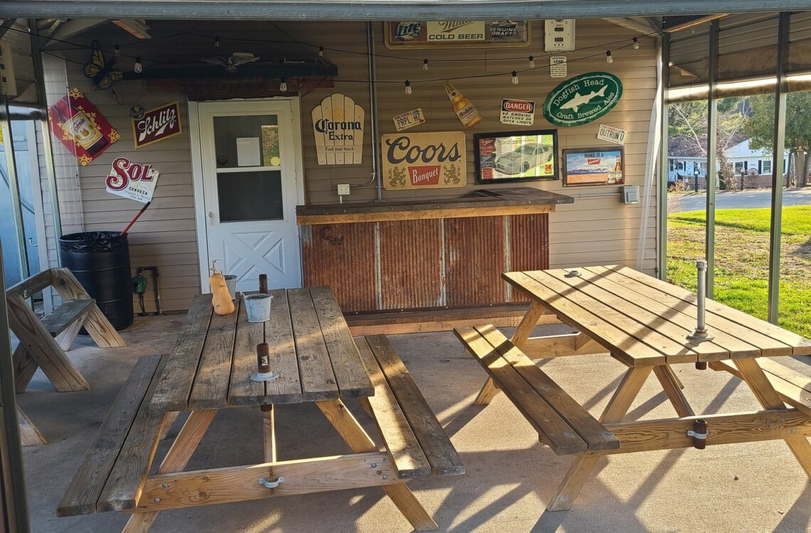 Customer Appreciation Hog Roast – Wheeler’s Ellenboro Saloon